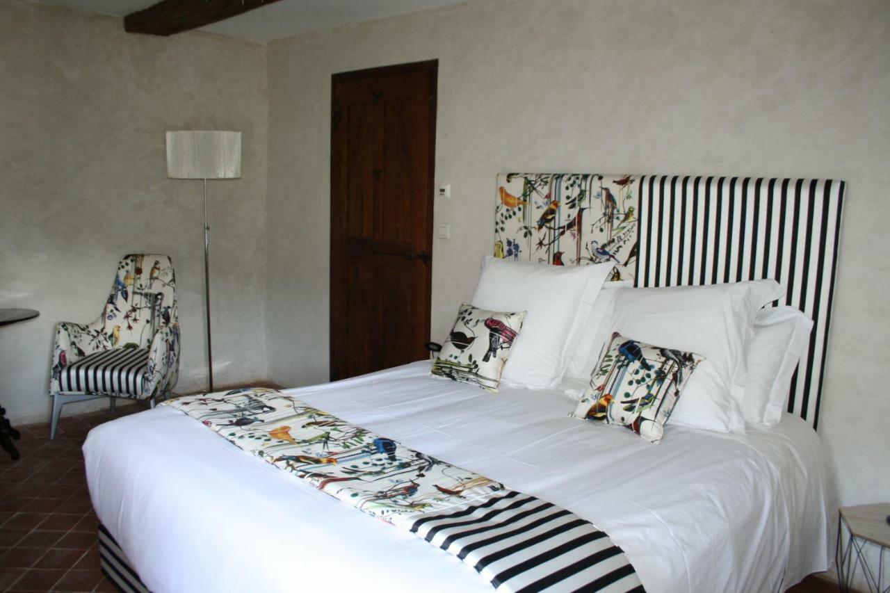 Hotel Relais Du Destin Vertrieu Esterno foto